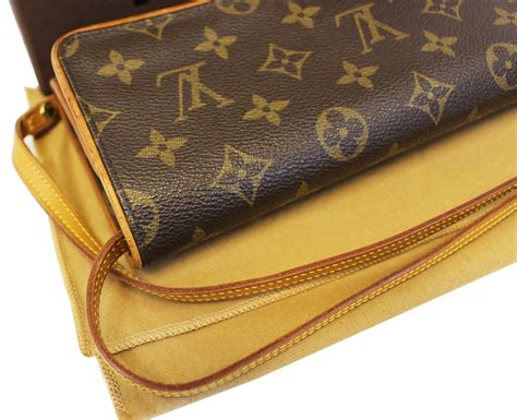 lv monogram nero pochette|louis vuitton monogram canvas pochette.